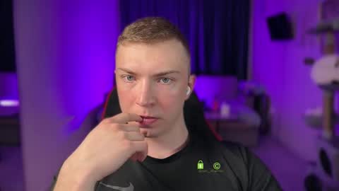 Eva and Iron online show from 02-15-26, 08:38