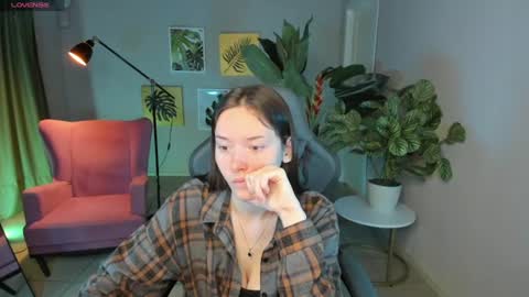 Snapshot of eva_leeee chatting on 06-29-26, 05:03 Eva online show from 06-29-26, 05:03