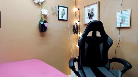 eva_love49 online show from 11-05-25, 01:11