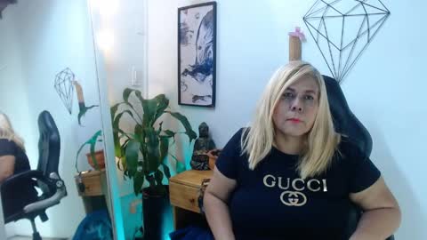 Snapshot of eva_love49 chatting on 04-02-26, 06:05 eva_love49 online show from 04-02-26, 06:05