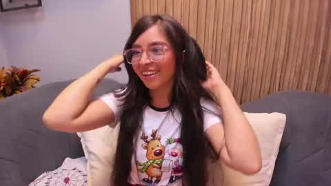 Snapshot of eva_macalliter chatting on 12-24-24, 04:00 Angelinne online show from 12-24-24, 04:00