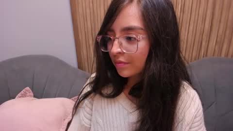 Snapshot of eva_macalliter chatting on 12-27-24, 07:18 Angelinne online show from 12-27-24, 07:18