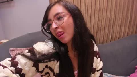 Snapshot of eva_macalliter chatting on 01-19-25, 08:39 Angelinne online show from 01-19-25, 08:39