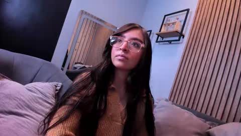 Snapshot of eva_macalliter chatting on 09-19-25, 10:16 Angelinne online show from 09-19-25, 10:16