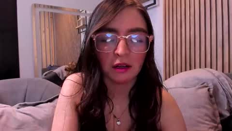 Snapshot of eva_macalliter chatting on 10-16-25, 03:40 Angelinne online show from 10-16-25, 03:40