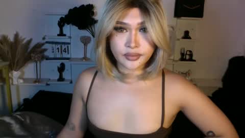 Queen Eva Mazikeen online show from 05-15-26, 12:23