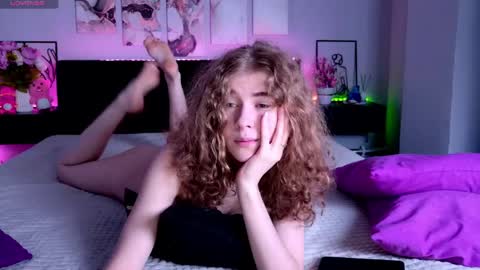 Snapshot of eva_meaw chatting on 04-29-26, 07:42 Eva meaw online show from 04-29-26, 07:42