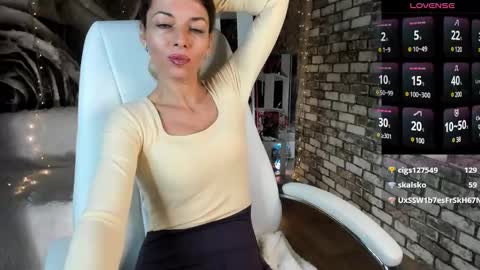 Snapshot of eva_melow chatting on 12-05-24, 08:00 Eva online show from 12-05-24, 08:00