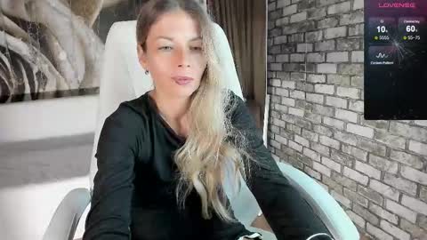 Snapshot of eva_melow chatting on 09-13-25, 10:20 Eva online show from 09-13-25, 10:20