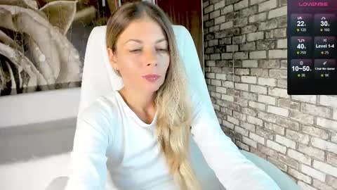 Snapshot of eva_melow chatting on 09-16-25, 03:13 Eva online show from 09-16-25, 03:13