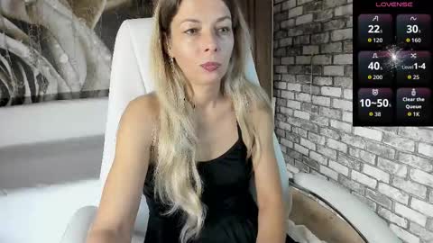 Snapshot of eva_melow chatting on 10-05-25, 02:59 Eva online show from 10-05-25, 02:59