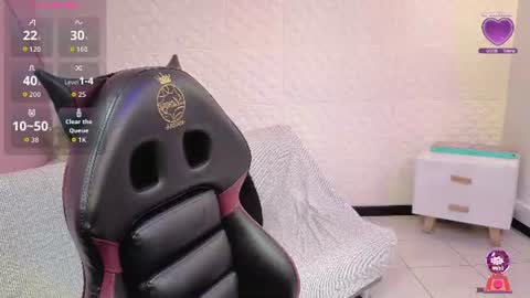 Snapshot of eva_mermaid chatting on 06-23-26, 02:37 Eva online show from 06-23-26, 02:37