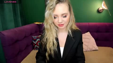 Eva 3 online show from 09-22-25, 02:02