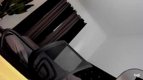 EVA online show from 04-11-26, 07:45