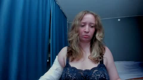 Snapshot of eva_rikchter chatting on 07-04-26, 08:04 Ice Goddess online show from 07-04-26, 08:04