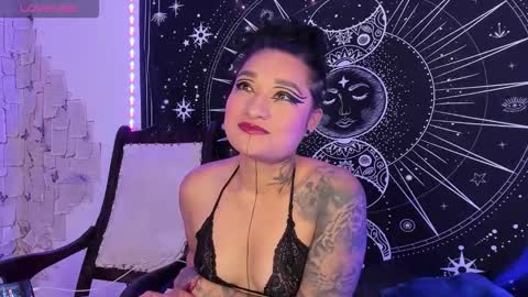 Eva  online show from 11-09-25, 08:56