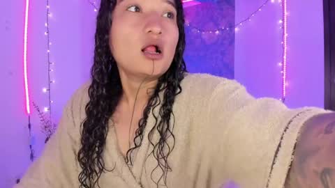Snapshot of eva_sanderslee chatting on 06-07-26, 10:30 Eva online show from 06-07-26, 10:30