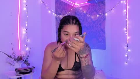 Snapshot of eva_sanderslee chatting on 06-25-26, 10:53 Eva online show from 06-25-26, 10:53