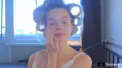 Snapshot of eva_sinn chatting on 09-29-25, 01:05 Hi there i am Eva and i wish create a nice community with you so join my Ticket Show for more pleasure online show from 09-29-25, 01:05