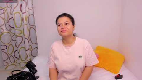 Estefania online show from 12-31-24, 02:14