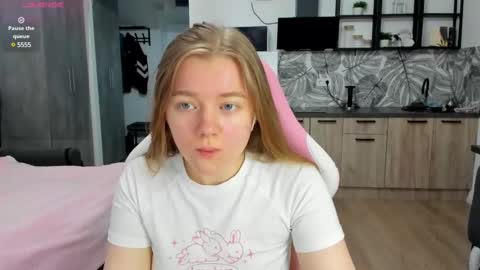 Eva online show from 12-22-24, 05:23