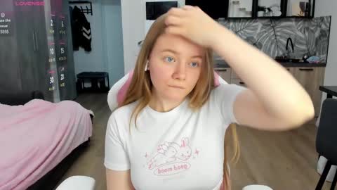 Eva online show from 12-22-24, 08:27