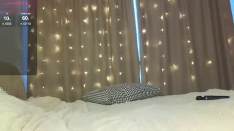 Snapshot of eva_vex chatting on 12-23-24, 09:59 Hello Im Eva online show from 12-23-24, 09:59