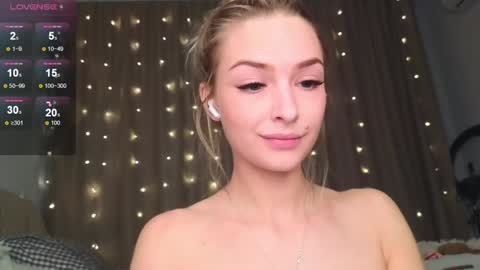 Snapshot of eva_vex chatting on 01-16-25, 03:02 Hello Im Eva online show from 01-16-25, 03:02