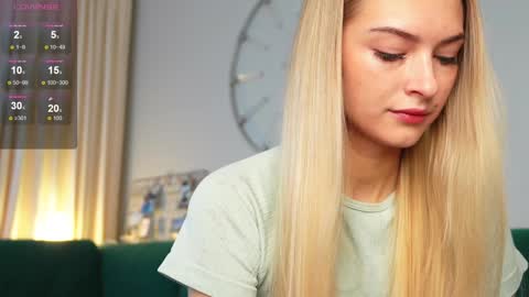 Snapshot of eva_vex chatting on 02-05-25, 08:43 Hello Im Eva online show from 02-05-25, 08:43