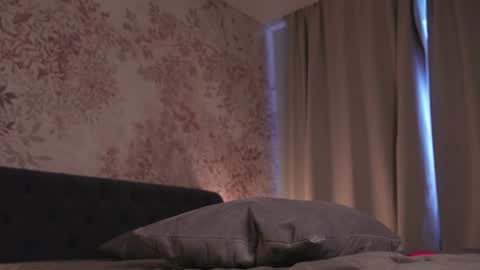 Snapshot of eva_vex chatting on 06-10-26, 02:38 Hello Im Eva online show from 06-10-26, 02:38