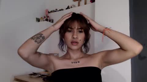 Snapshot of eva_viulet chatting on 12-17-25, 10:38 MISS EVY online show from 12-17-25, 10:38