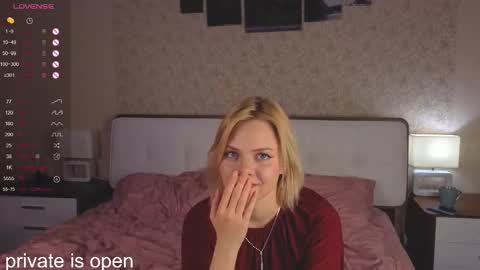 Snapshot of eva_zizixx chatting on 09-17-25, 03:14 Eva online show from 09-17-25, 03:14
