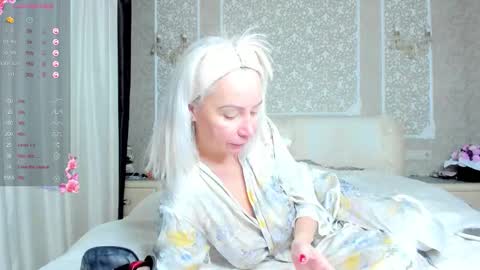 Snapshot of evaa1980 chatting on 12-18-25, 10:54 Eva online show from 12-18-25, 10:54