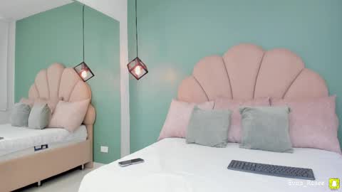 Snapshot of evaa__rose_ chatting on 04-07-26, 03:45 Eva online show from 04-07-26, 03:45
