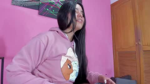 Snapshot of evaa_greey chatting on 02-13-25, 08:24 Eva Grey online show from 02-13-25, 08:24