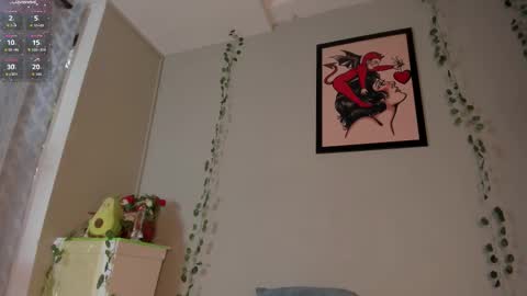 Snapshot of evaa_greey chatting on 12-17-25, 08:15 Eva Grey online show from 12-17-25, 08:15