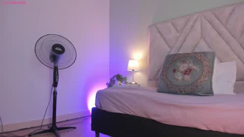 Snapshot of evaa_mills chatting on 05-28-26, 07:55 Eva online show from 05-28-26, 07:55