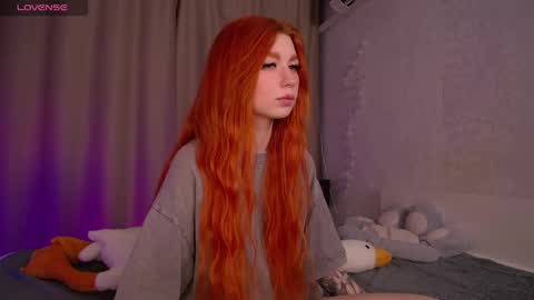 Snapshot of evaa_moonn_ chatting on 12-13-24, 02:05 Eva online show from 12-13-24, 02:05