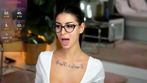 Eva  online show from 11-08-25, 07:30