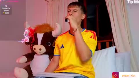 EVAN online show from 06-19-26, 03:00