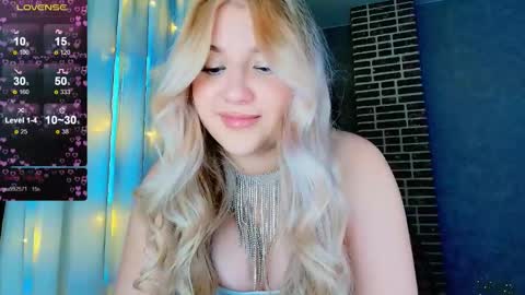 Eva  online show from 12-04-25, 04:33