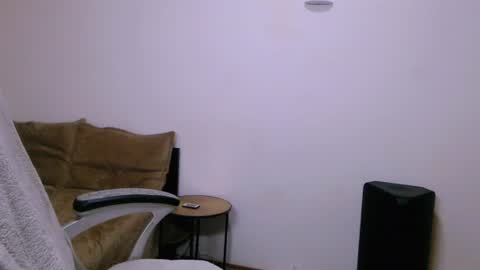 Snapshot of evadesireone chatting on 06-22-26, 07:22 EvadesireONE online show from 06-22-26, 07:22