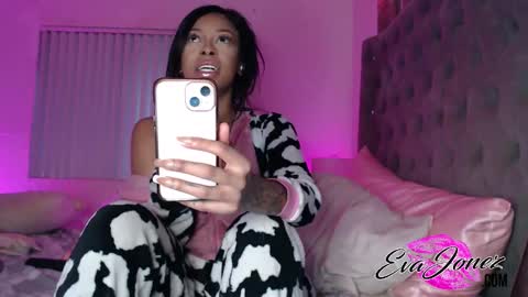 Eva online show from 02-27-25, 01:38