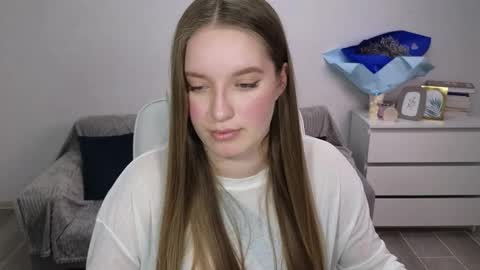 Snapshot of evajuly chatting on 12-17-25, 08:59 Eva online show from 12-17-25, 08:59