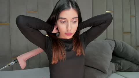 Snapshot of evalims chatting on 11-26-25, 03:35 EVA online show from 11-26-25, 03:35