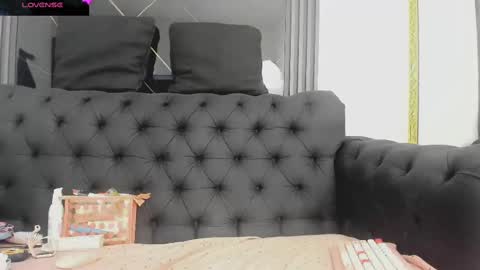 Eva online show from 10-21-25, 01:34