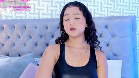 Snapshot of evalunna__ chatting on 11-29-25, 07:06 Eva Luna online show from 11-29-25, 07:06