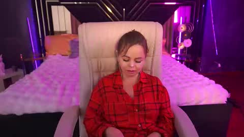 EvaMinni online show from 11-13-25, 02:49