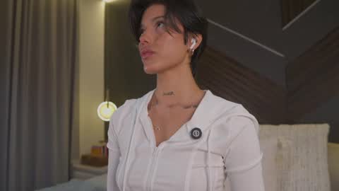 Snapshot of evamorettii chatting on 08-02-26, 06:39 Eva Moretti online show from 08-02-26, 06:39