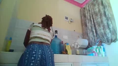 Snapshot of evamyler chatting on 09-17-25, 11:12 evamyler online show from 09-17-25, 11:12